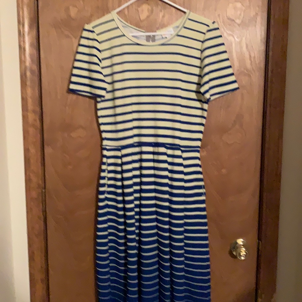 Lularoe Blue & Cream Amelia XL